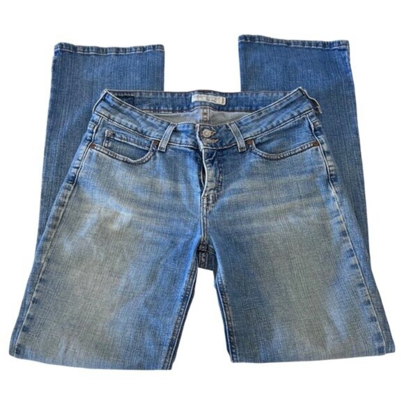 Women's Levis Blue Jeans, Medium Wash ,526 Slender Boot Cut, Size 6M - Picture 5 of 8